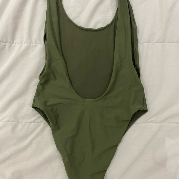 Aerie one piece bathing suit - Picture 4 of 4